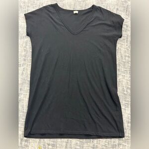 Wilfred Black Short Sleeve V-Neck Top